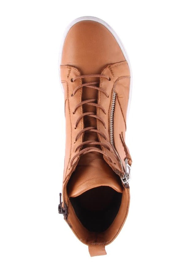 womans lace up leather boot