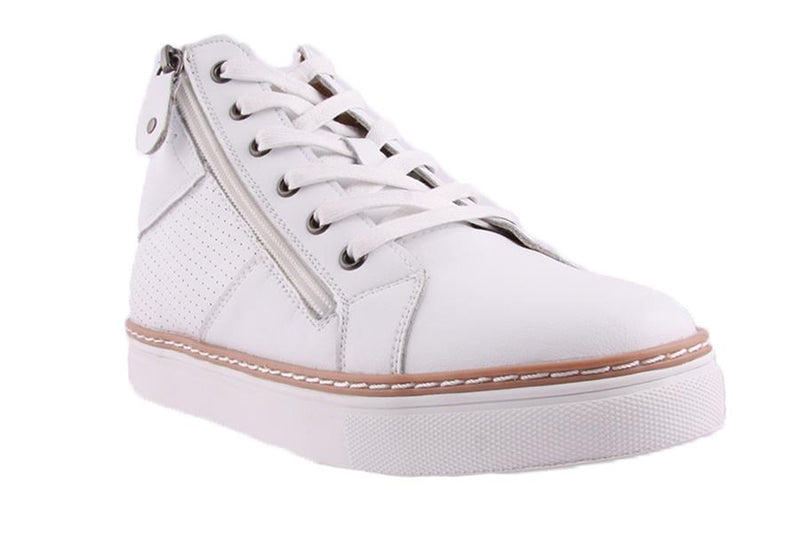 womans lace up sneaker